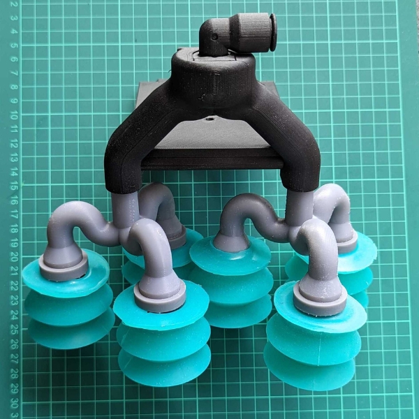 3D printed end of arm tooling with suction cups